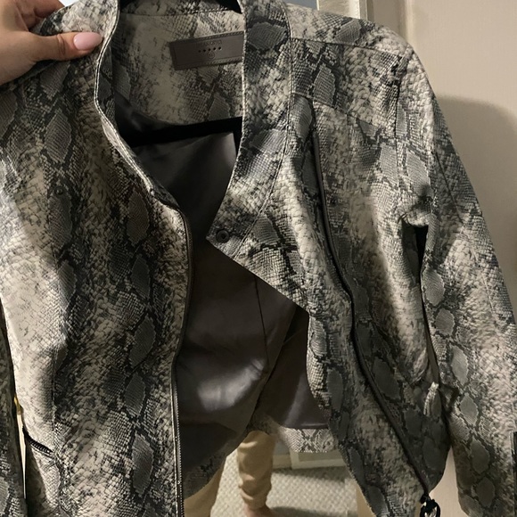 Faux leather jacket - Picture 2 of 5